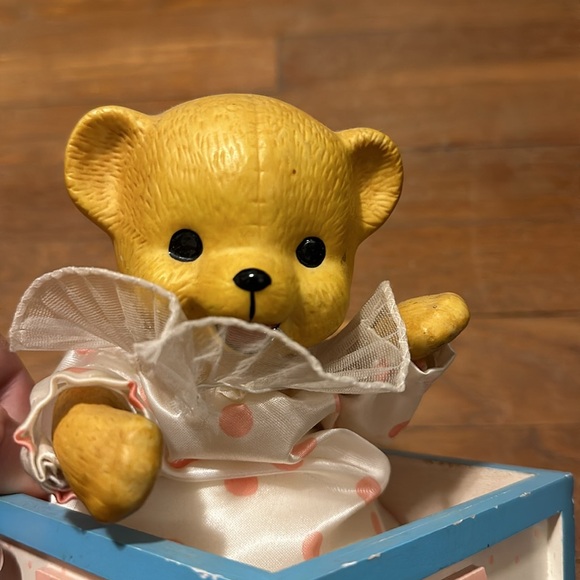“It’s a Small World” Wind Up Bear - Picture 7 of 7